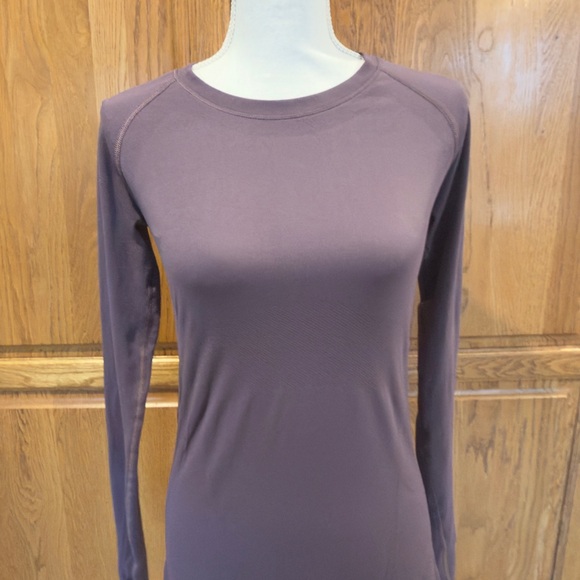 ATHLETA  momentum Long Sleeve Seamless Active Top! - Picture 5 of 7